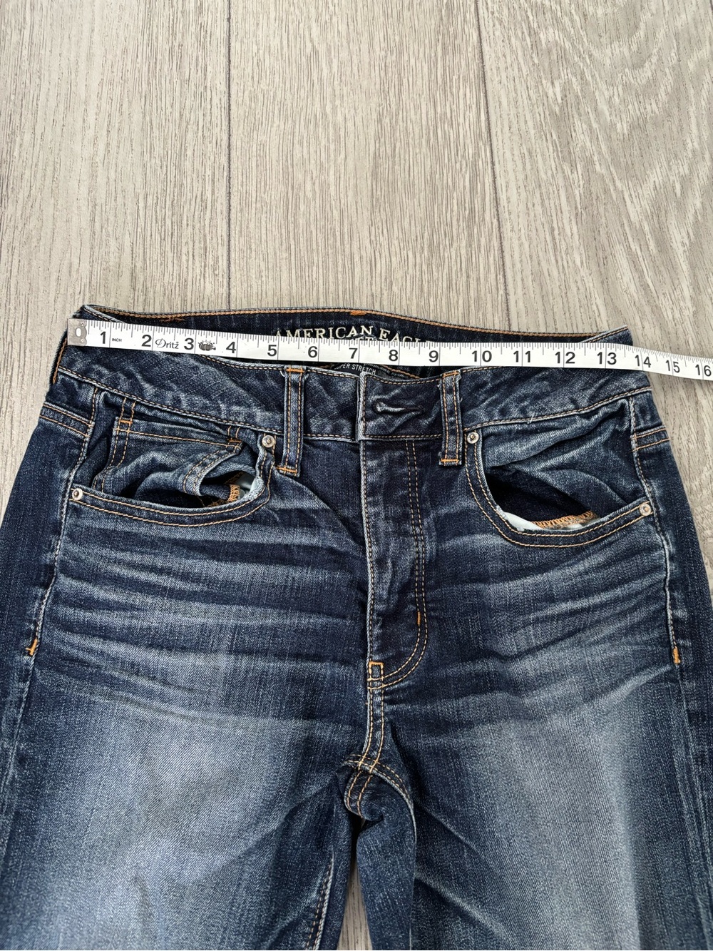 American Eagle Denim Jeans Tomgirl size 2 regular in distressed dark wash. EUC. - Picture 5 of 8